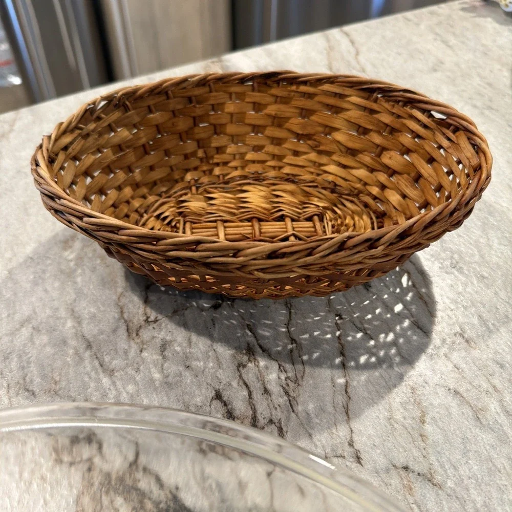 Vtg Glassbake 1 Qt Oval Casserole Dish In‎ Wicker Basket J-235 Made In USA
